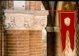 San Secondo capitelli con stemma Asti San Secondo capitelli con stemma Asti
